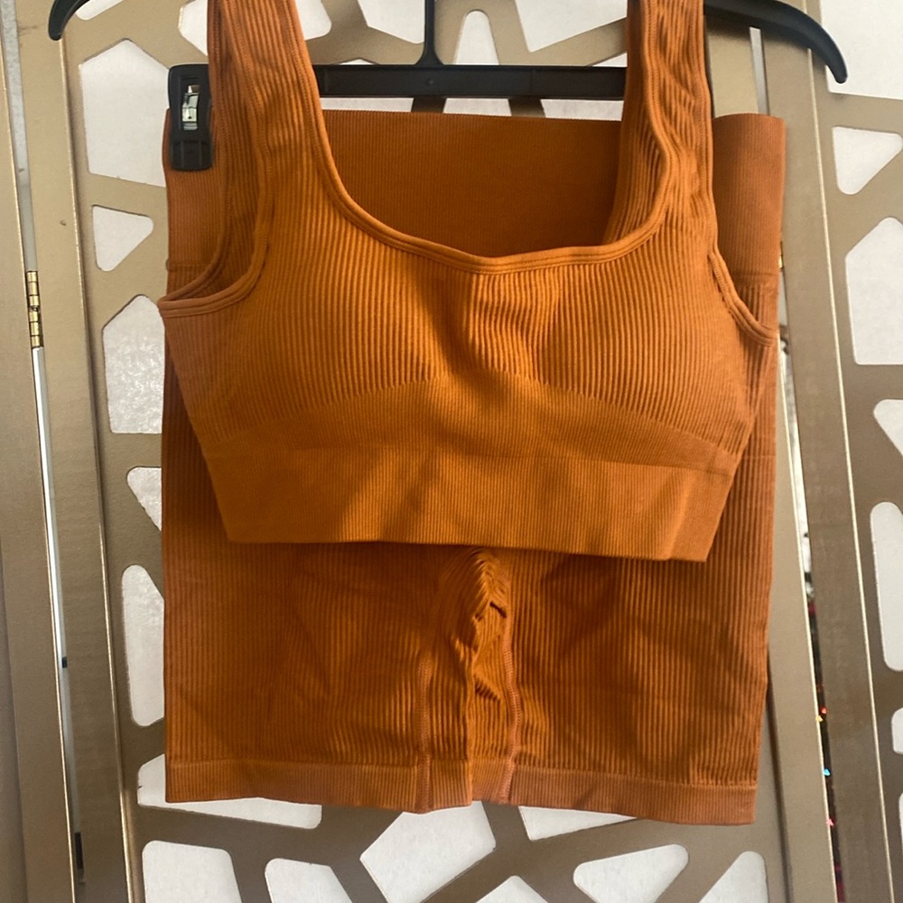 Two Piece Athletic set 🧡